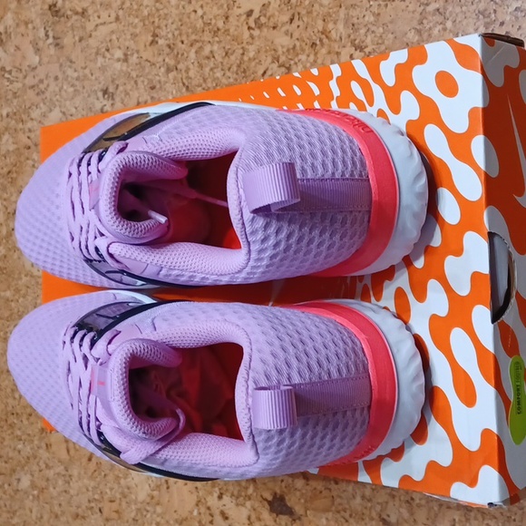 Nike Renew In Season TR 10 Sneakers Beyond Pink/ Black Women's 9 NIB - Picture 3 of 8